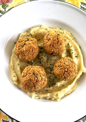 รูปของ ถั่วลูกไก่ฟาลาเฟล กับมันบด🥔🫘Chickpea Falafel & Mashed Potato🥔