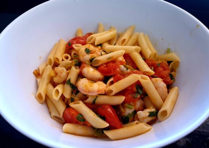 Pasta arrabiata ?? con gambas Receta de Becky- Cookpad