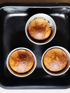 கோதுமை மினி கப் கேக் (Wheat mini muffins) (Kothumai mini cupcake recipe in tamil) செய்முறை முக்கிய புகைப்படம்