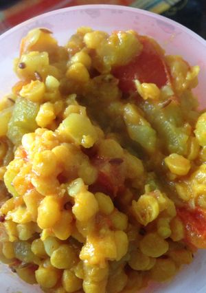 A picture of Lauki chana dal.