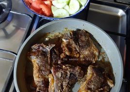 Filets d'agneau rôtis au air fryer accompagnés de salade de crudités