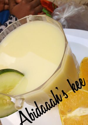 A picture of Orange lemonade.