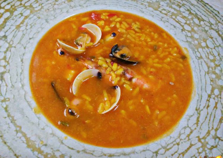 Arroz caldoso a la marinera