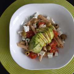 Una foto de Ensalada de pasta integral