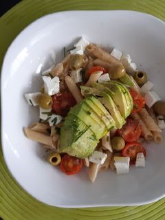 Una foto de Ensalada de pasta integral