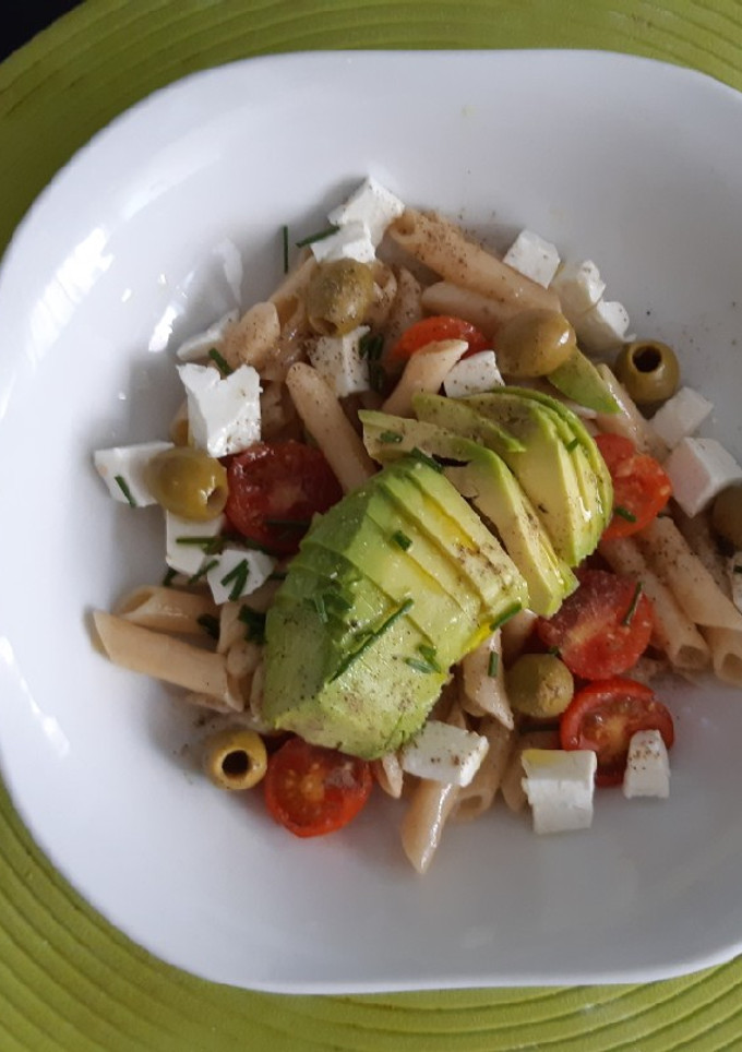 Una foto de Ensalada de pasta integral