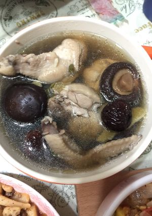 香菇雞湯 的食譜成品照片