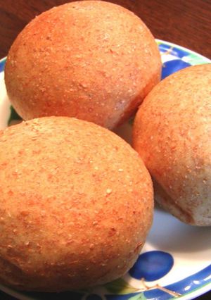 A picture of Whole Wheat Bread with Lots of Grain Fiber.