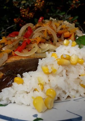 Una foto de Pescado con salteado