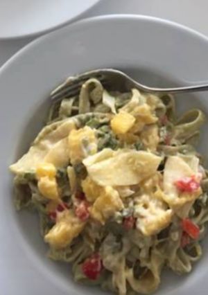 Una foto de Pasta con manzana y mango