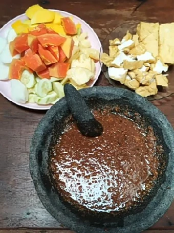Cara Gampang Membuat Resep Bumbu Kacang untuk Rujak Manis yang Lezat Sekali Anti Ribet, Mantap Sekali