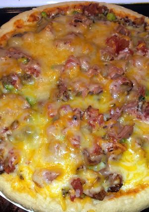 A picture of Selina's Homemade Pizza.