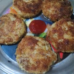 A picture of Chickn alu ke kabab.
