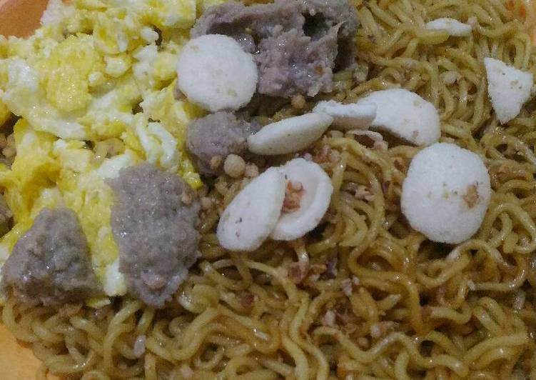 Resep Kreasi Mie Instan: Mie Yamin Manis (+PedasSs) 🍜(🇮🇩) yang Enak Banget