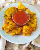 Tortillitas de bacalao con salsa a la Vizcaína