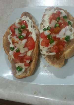 Una foto de Molletes #RecetasEnTresPasos