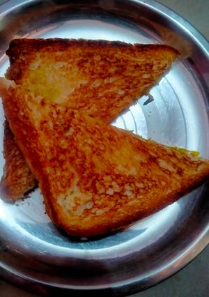 आलू ब्रेड सैंडविच (aloo bread sandwich recipe in Hindi) रेसिपी मुख्य फोटो