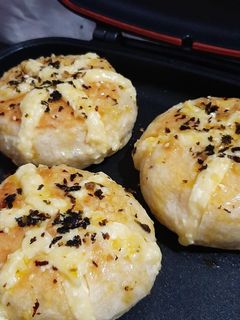 Foto resep Korean Garlic Cheese Bread Teflon | Alternatif cheese cream