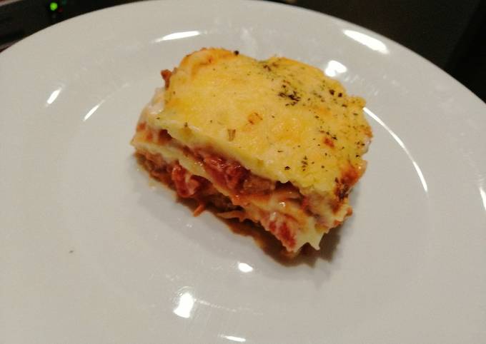 How to Prepare Homemade Cheesy, saucy lasagna - Trying New Recipes