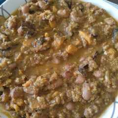 Una foto de Tm5 - Guiso de habichuelas rojas, mix champis/setas en salsa de tomate con frutos secos (100% veg)