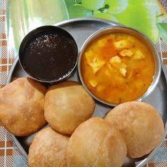 A picture of Bhutte ki khasta kachori.