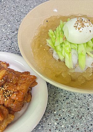 Hình của món Mì lạnh ăn kèm thịt nướng sốt bulgogi.
