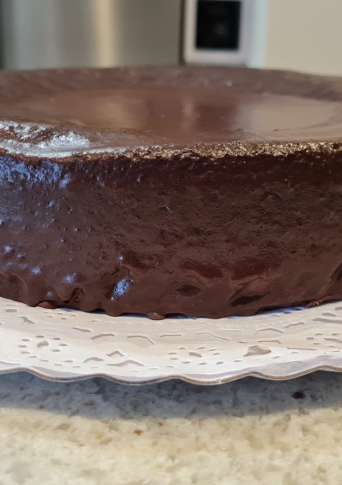 Una foto de Bizcocho de chocolate blanco con cobertura de Milka