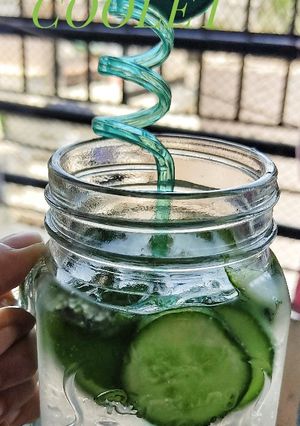 A picture of Cucumber mint cooler.