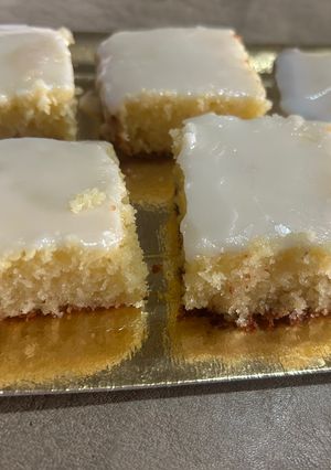 Una foto de Lemonies o brownie de limón