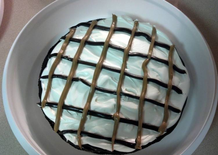 Step-by-Step Guide to Prepare Ultimate Decadent Peanut Butter Pie