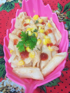 A picture of White sauce pasta.