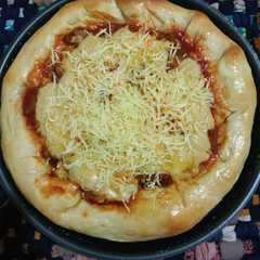 A picture of Pizza stuffed crust cheese.