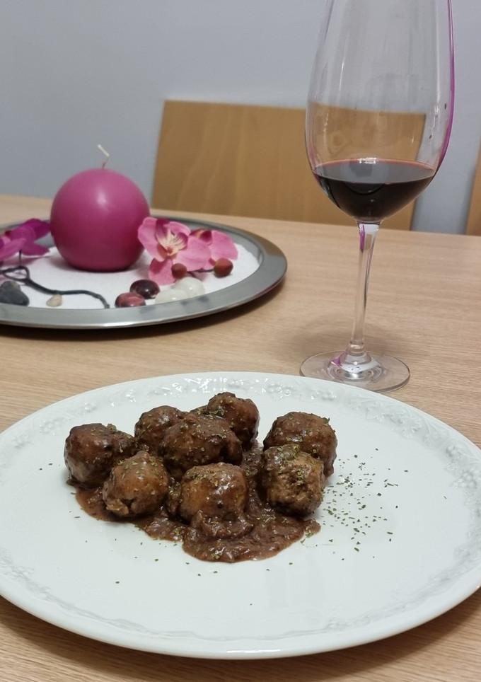 Una foto de Albóndigas con la salsa de siempre