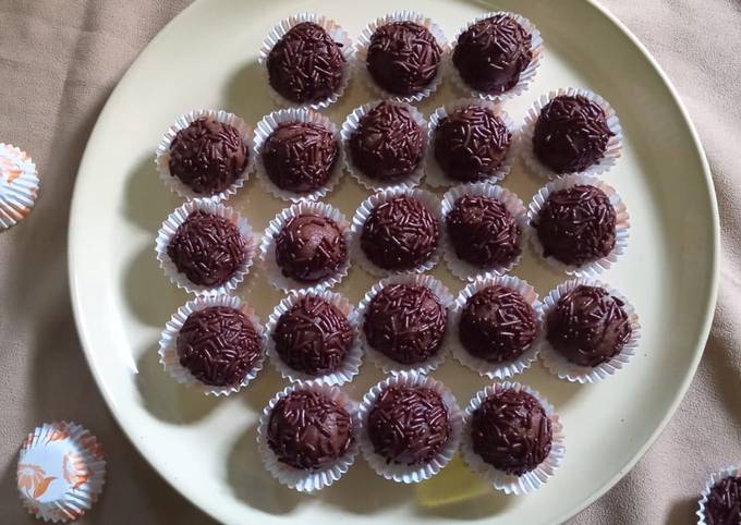 4. Bola-bola Cokelat Ekonomis