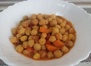 Foto principal de Garbanzos de bote guisados fáciles