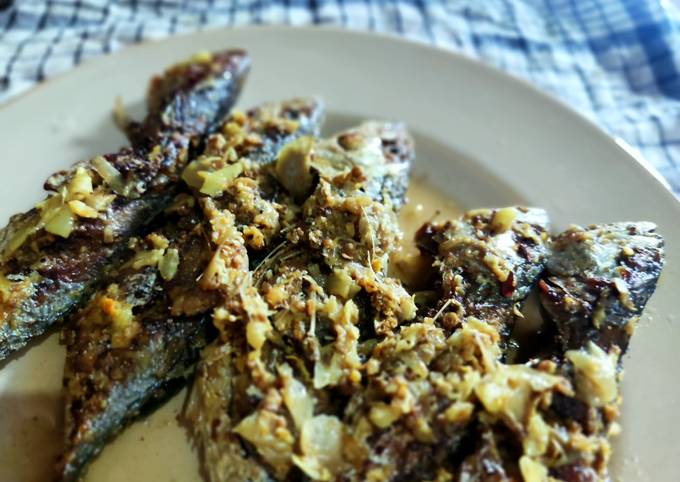 Resep 5. Ikan Kembung Bumbu Kuning Oleh Firstaa - Cookpad