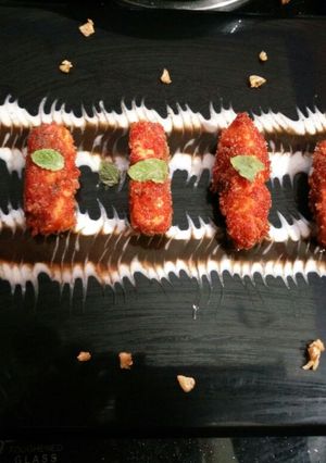 A picture of Potatoes cheese cutlet.