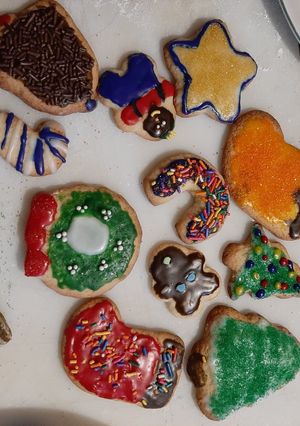 A picture of Mom's Cut Out Sugar Cookies from 1971.