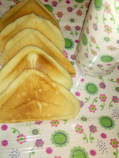 A picture of Simple toasted cake.