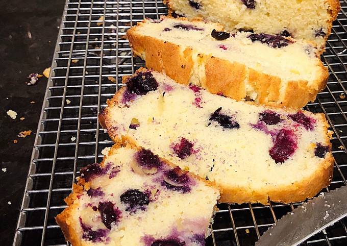 Cream Cheese Blueberries Cake