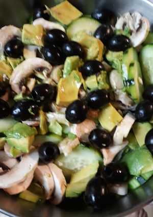 A picture of No Tomato Salad.