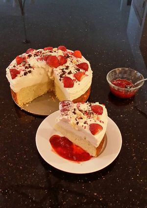 A picture of Strawberry Lemonade Mousse Cake.