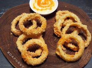 Foto resep Crispy Onion Rings Eggless Berlapis Bread Crumbs atau Tepung