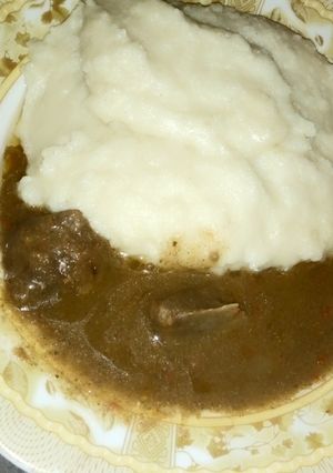 A picture of Miyar kubewa busashshe da tuwon semo.