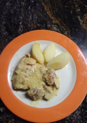 Una foto de Muslo con crema de mostaza