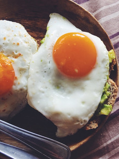 Foto resep Avocado Toast with Sunny Side Up