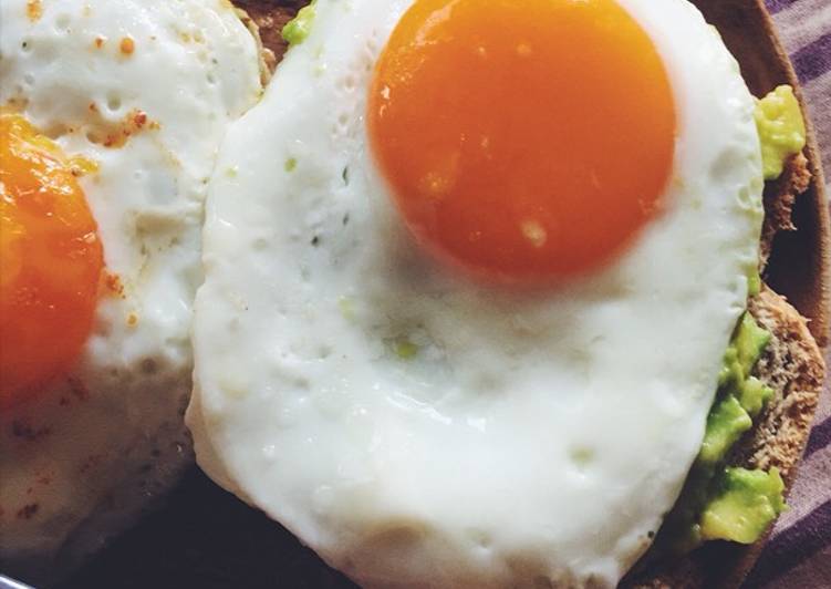 Resep Avocado Toast with Sunny Side Up Anti Gagal