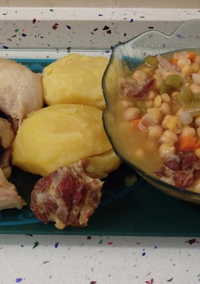 Una foto de Puchero blanco de pollo
