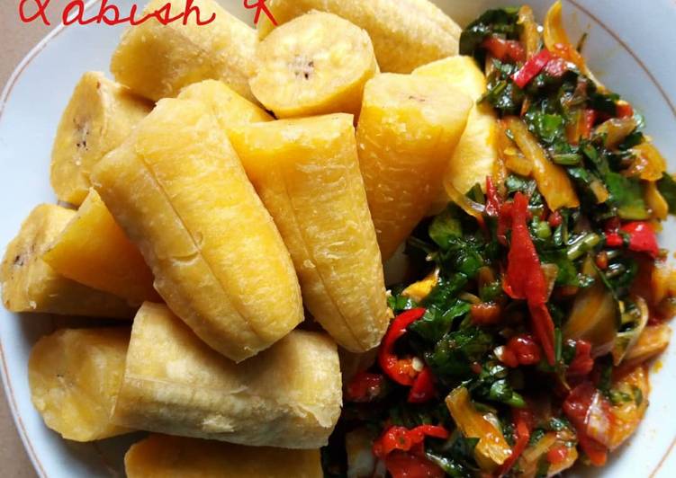 Unripe plantain with vegetable sauce