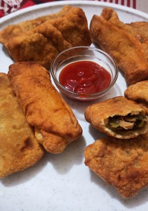 चिकन स्प्रिंग रोल (Chicken Spring Roll recipe in marathi) रेसिपी चे मुख्य फोटो 